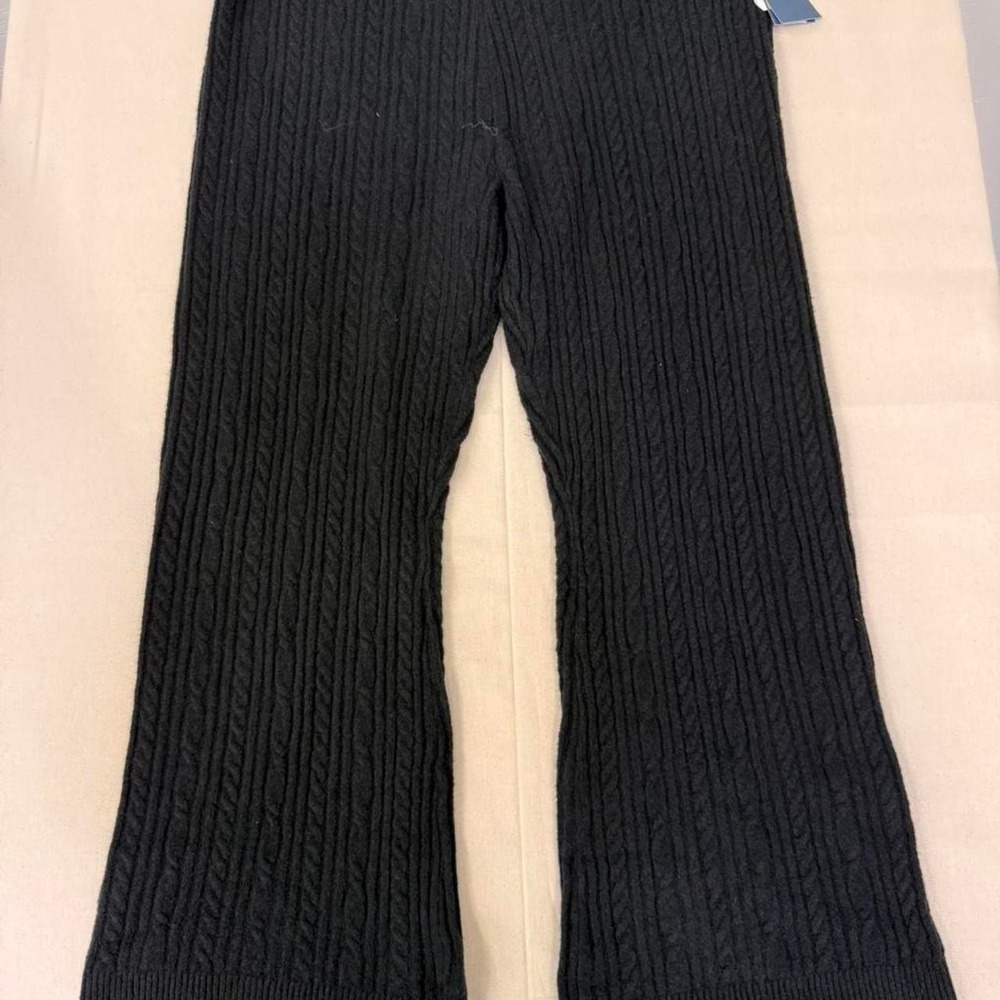 Black‎ cable knit sweater pants